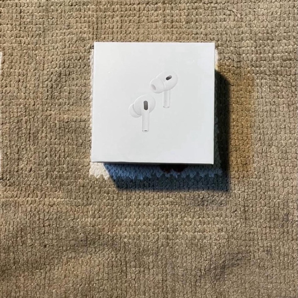 Apple AirPods Pro in White Box